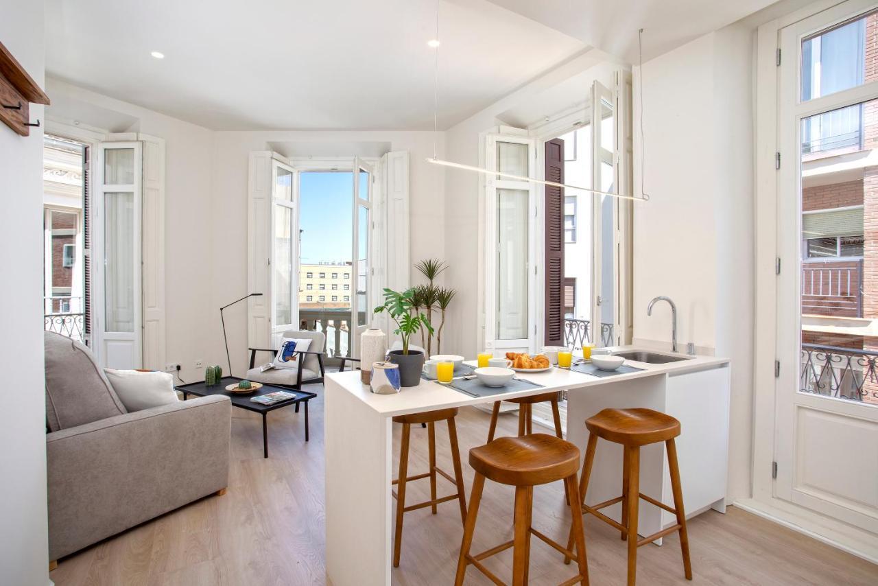Apartamentos Thyssen Cisneros By Rent Me 马拉加 外观 照片