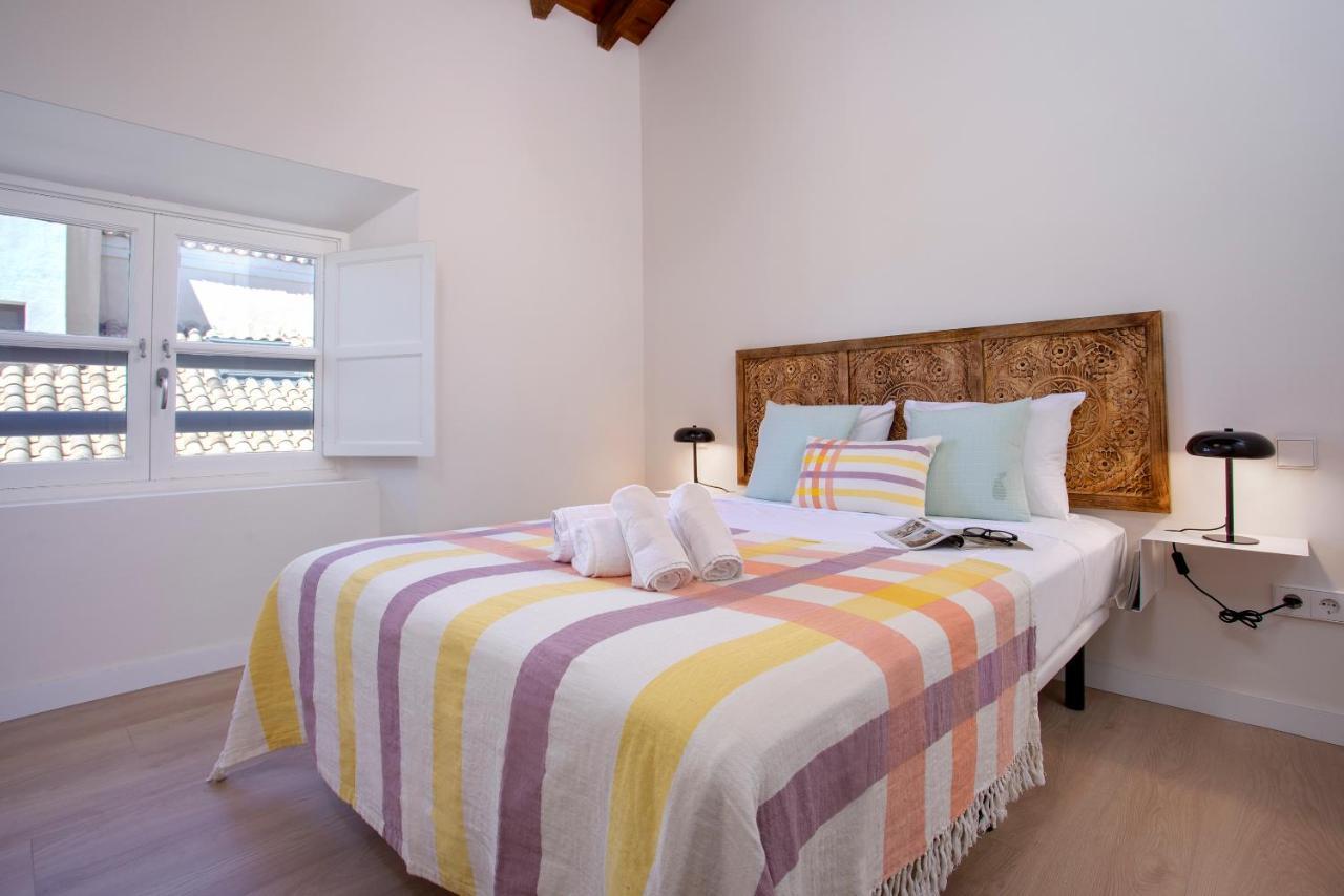 Apartamentos Thyssen Cisneros By Rent Me 马拉加 外观 照片