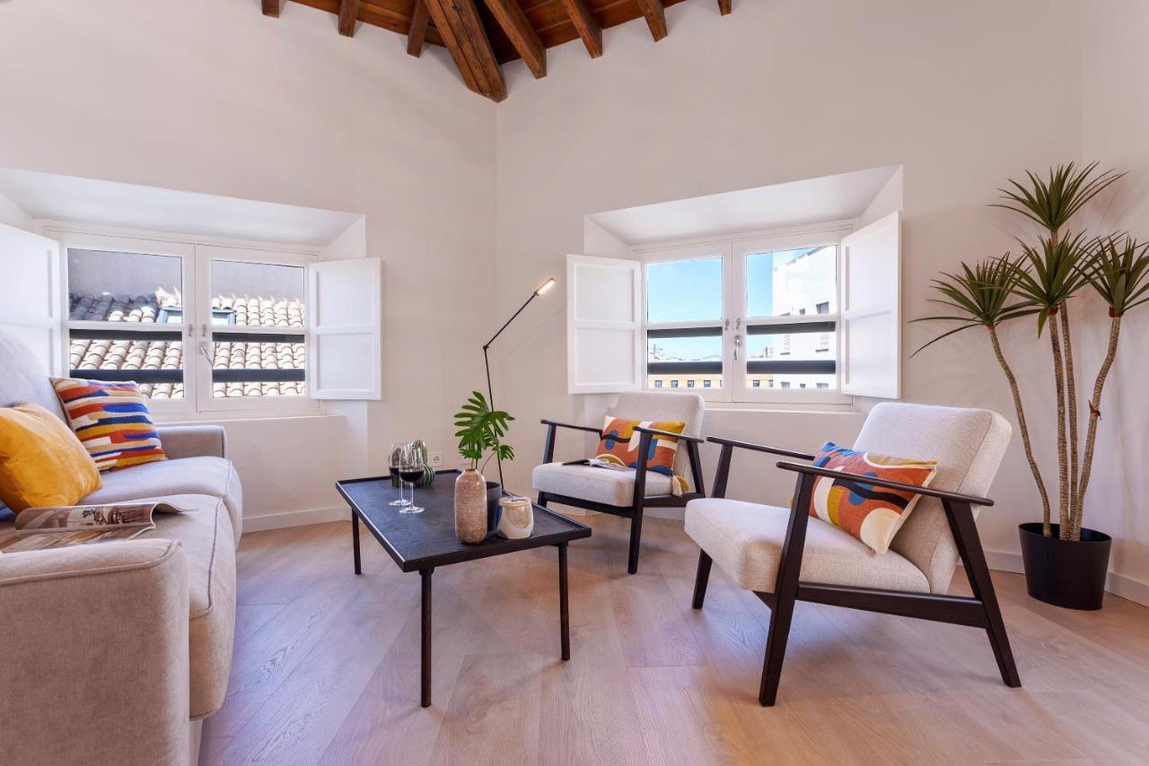 Apartamentos Thyssen Cisneros By Rent Me 马拉加 外观 照片
